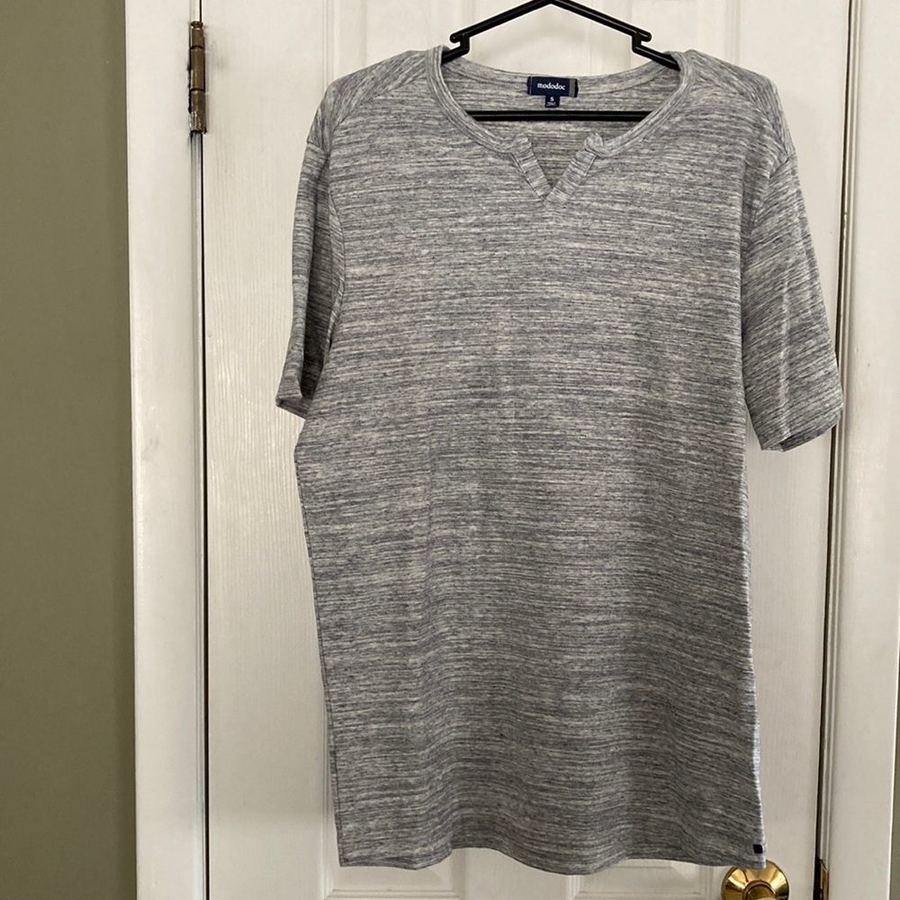 MODODOC TOPANGA SHORT SLEEVE NOTCH V- NECK SIZE S